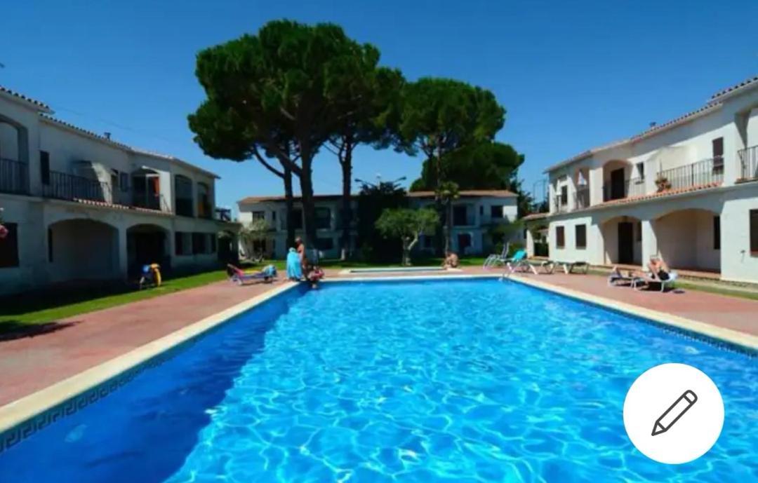 Cosy Apartment Of L'Escala Beach Luaran gambar